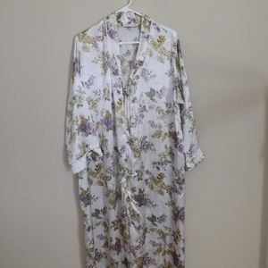 Oscaar de la Renta Silk Kimona Style Robe